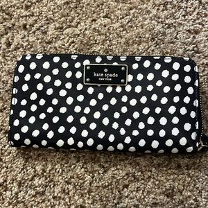 Kate Spade Laurel Way Musical Dot Black
White Large Wallet